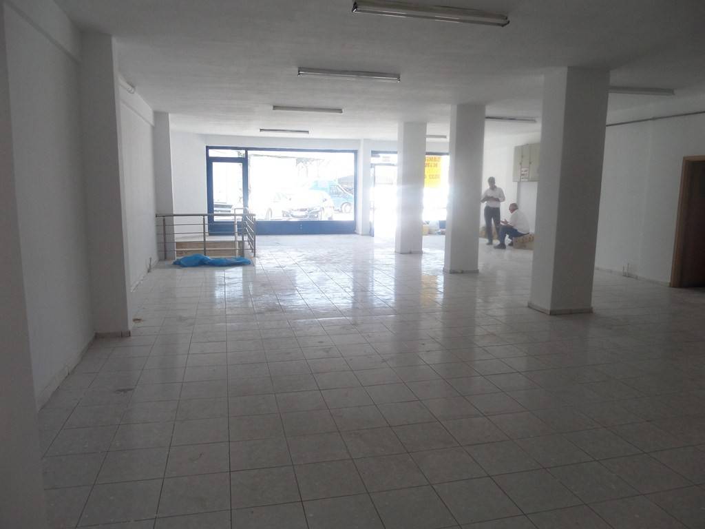 ÇALDIRAN MAHALLESİNDE SATILIK İŞYERİ.