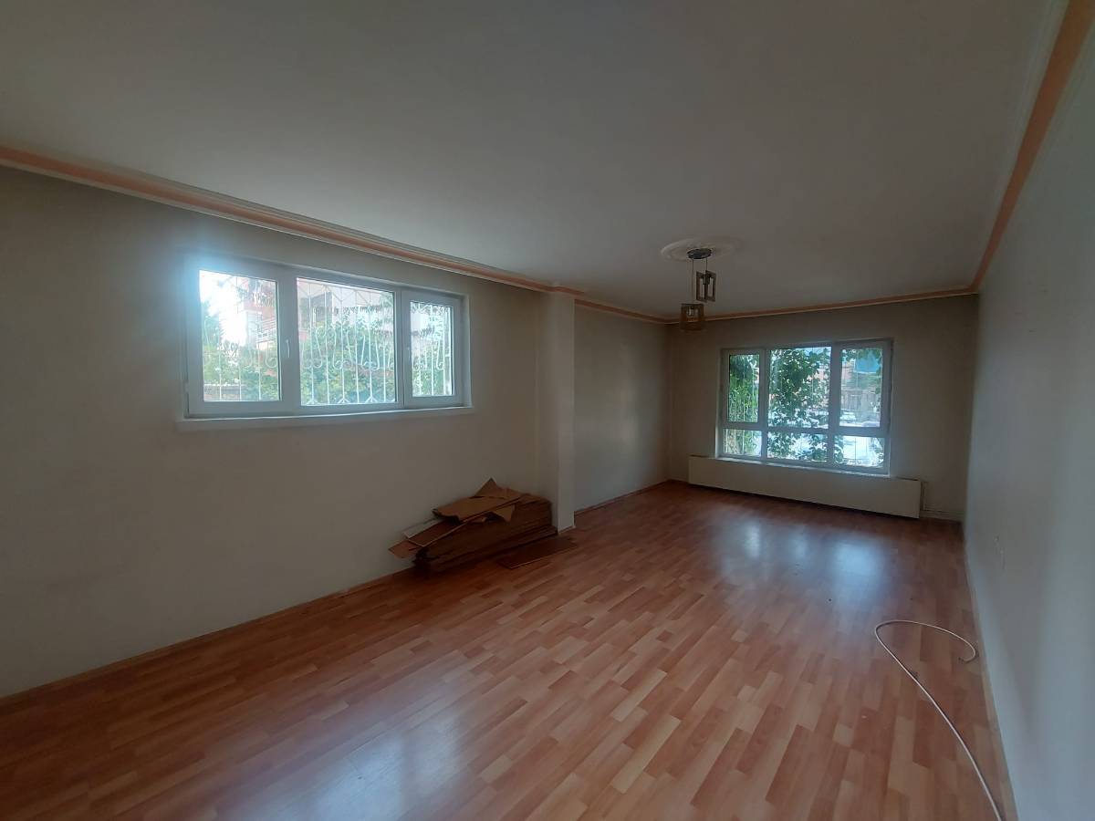 İSMAİL KARADENİZ EMLAKTAN  SUBAYEVLERİ'NDE BAĞIMSIZ SALONLU 2+1 SATILIK DAİRE