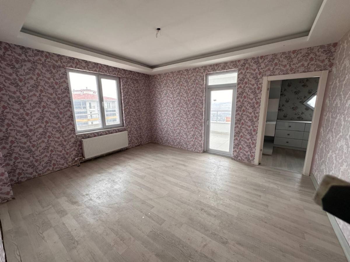 İSMAİL KARADENİZ EMLAKTAN  YENİMAHALLE ŞENTEPE AVCILAR MAHALLESİNDE SATILIK DAİRE