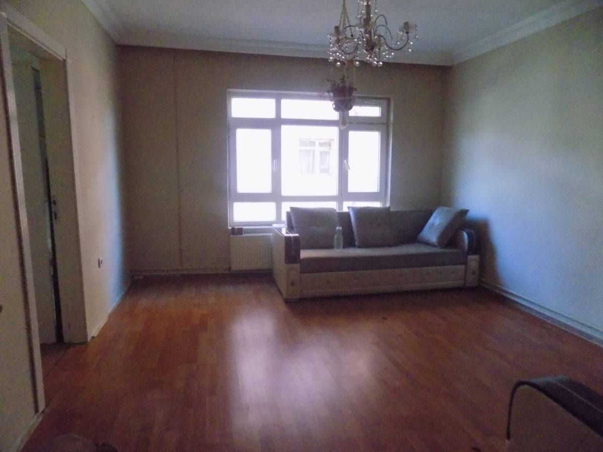 BAĞLARBAŞI MAHALLESİNDE 2+1 MERKEZE ÇOK YAKIN KİRALIK DAİRE.