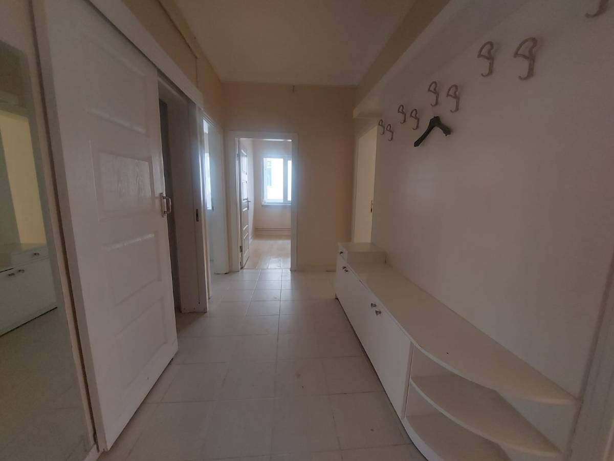İSMAİL KARADENİZ EMLAKTAN TEPEBAŞI MAHALLESİNDE ARA KAT, ÖN CEPHE, YAPILI, 3+1 SATILIK DAİRE