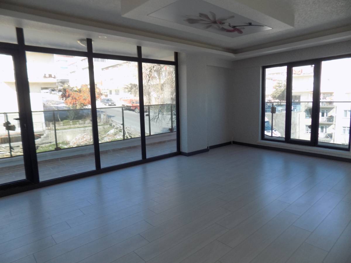İSMAİL KARADENİZ EMLAKTAN 19 MAYIS MAHALLESİNDE SATILIK DAİRE