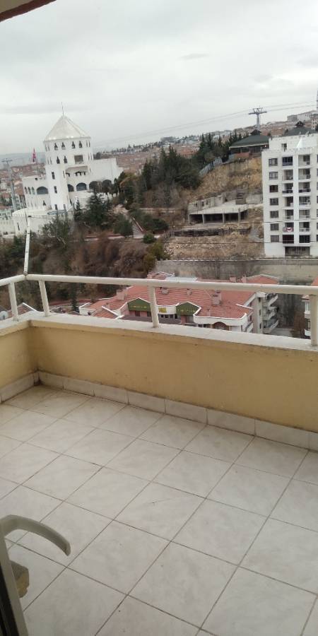 İSMAİL KARADENİZ EMLAKTAN GÜÇLÜKAYA MAHALLESİNDE KATTA 3+1 KİRALIK DAİRE