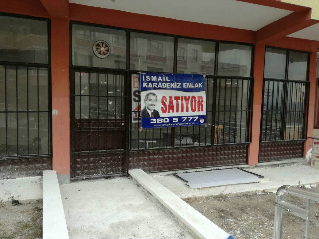 KÖŞK MAHALLESİNDE SATILIK DÜKKAN.