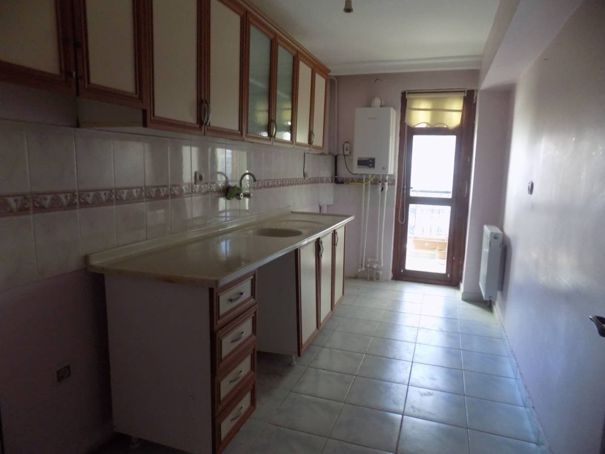 İSMAİL KARADENİZ EMLAKTAN AŞIKPAŞA CADDESİNDE SATILIK DAİRE
