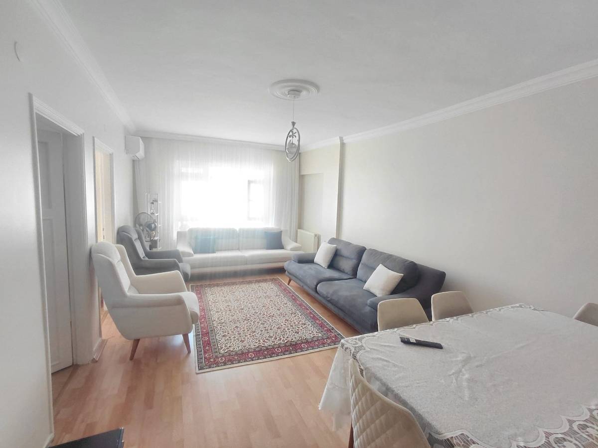 İSMAİL KARADENİZ EMLAKTAN  19 MAYIS MAHALLESİNDE ARA KATTA SATILIK 3+1 DAİRE