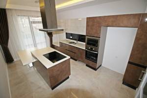 MODERN YAPISIYLA 217 M2 KİRALIK 4+1 SİTE DAİRESİ