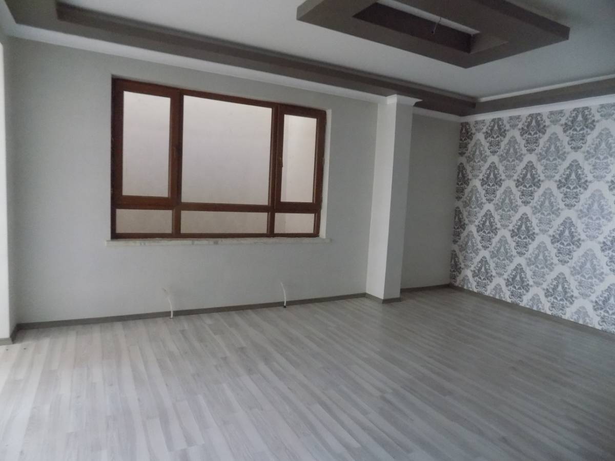İSMAİL KARADENİZ EMLAKTAN OSMANGAZİ MAHALLESİNDE SATILIK DAİRE