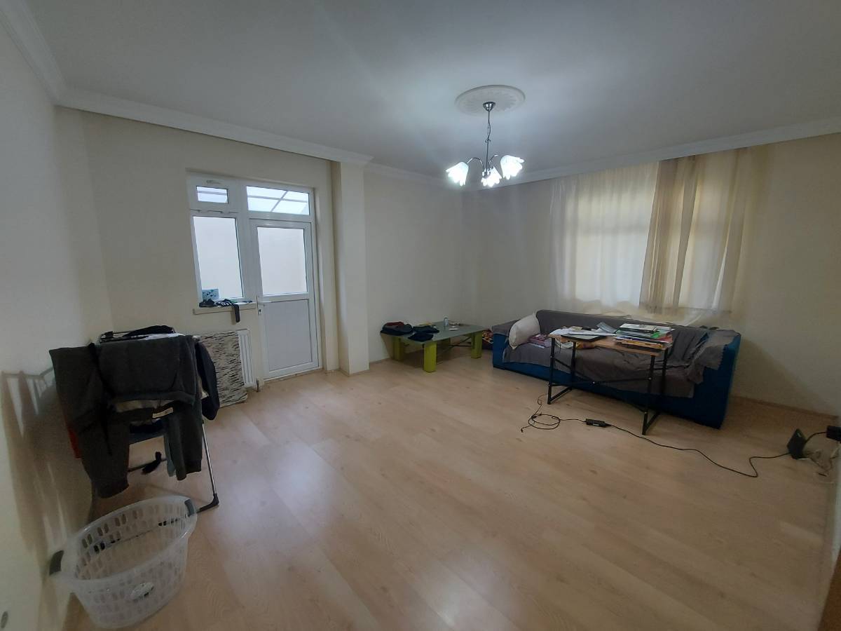 İSMAİL KARADENİZ EMLAKTAN YENİMAHALLEDE KOTTA SATILIK DAİRE