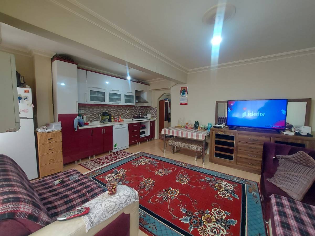 İSMAİL KARADENİZ EMLAKTAN 19 MAYIS MAHALLESİNDE AMERİKAN A&Ccedil;IK MUTFAKLI, Y.GİRİŞ, 3+1'DEN 2+1'E &Ccedil;EVRİLMİŞ SATILIK DAİRE