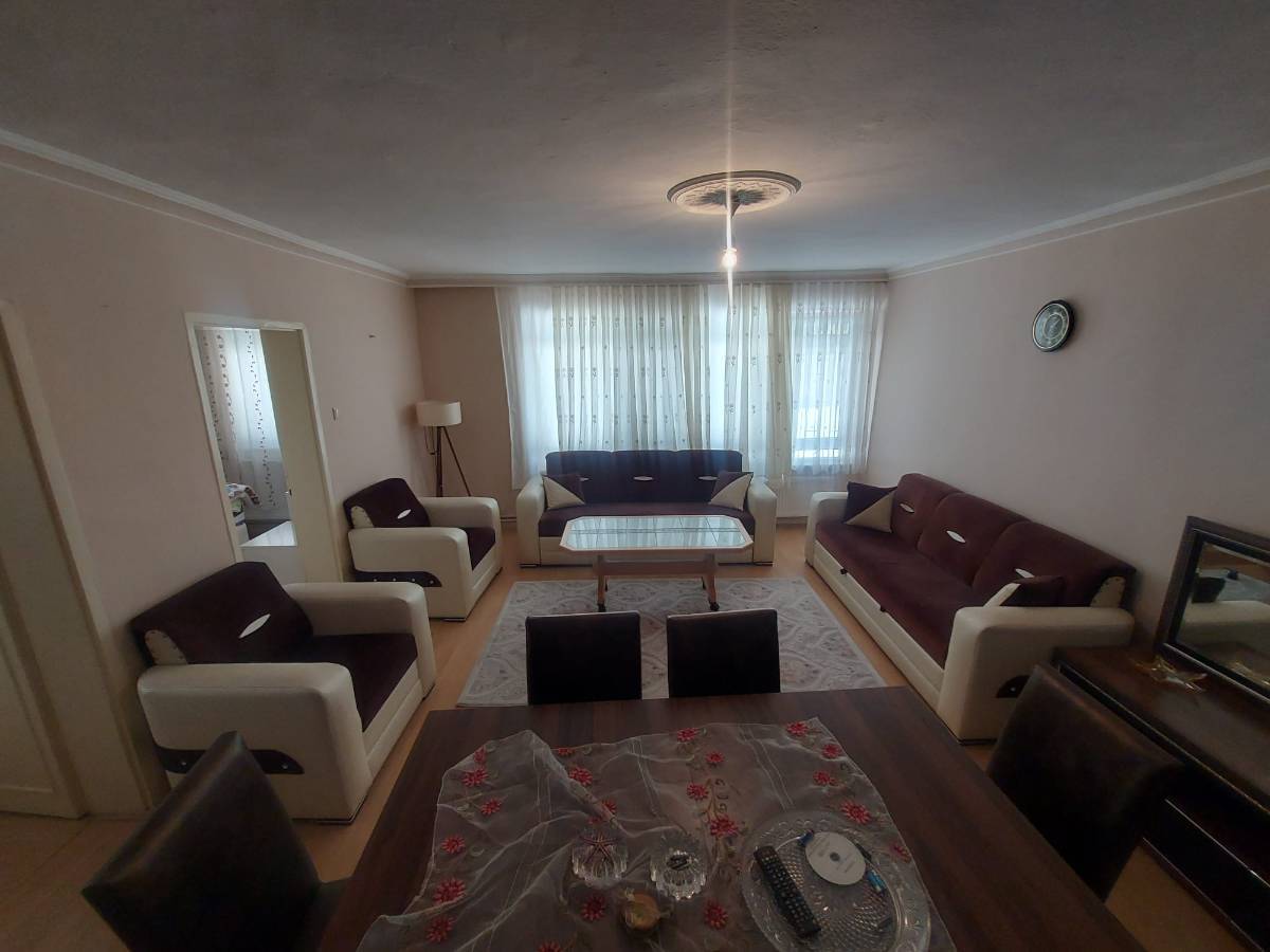 İSMAİL KARADENİZ EMLAKTAN  YAKACIK MAHALLESİNDE 3+1 FULL EŞYALI KİRALIK DAİRE