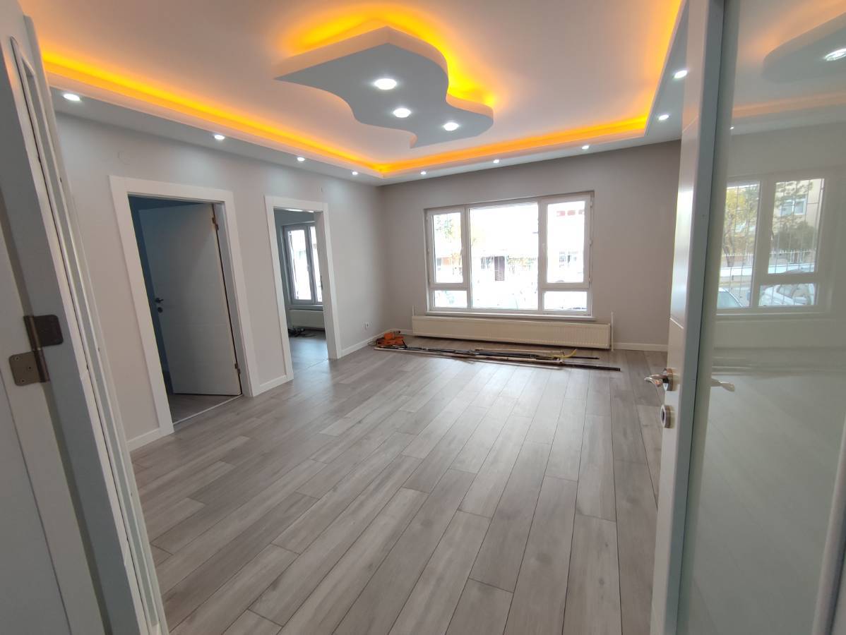 ŞEFKAT MAH. ÖN CEPHEDE FULLL YAPILI DAİRE