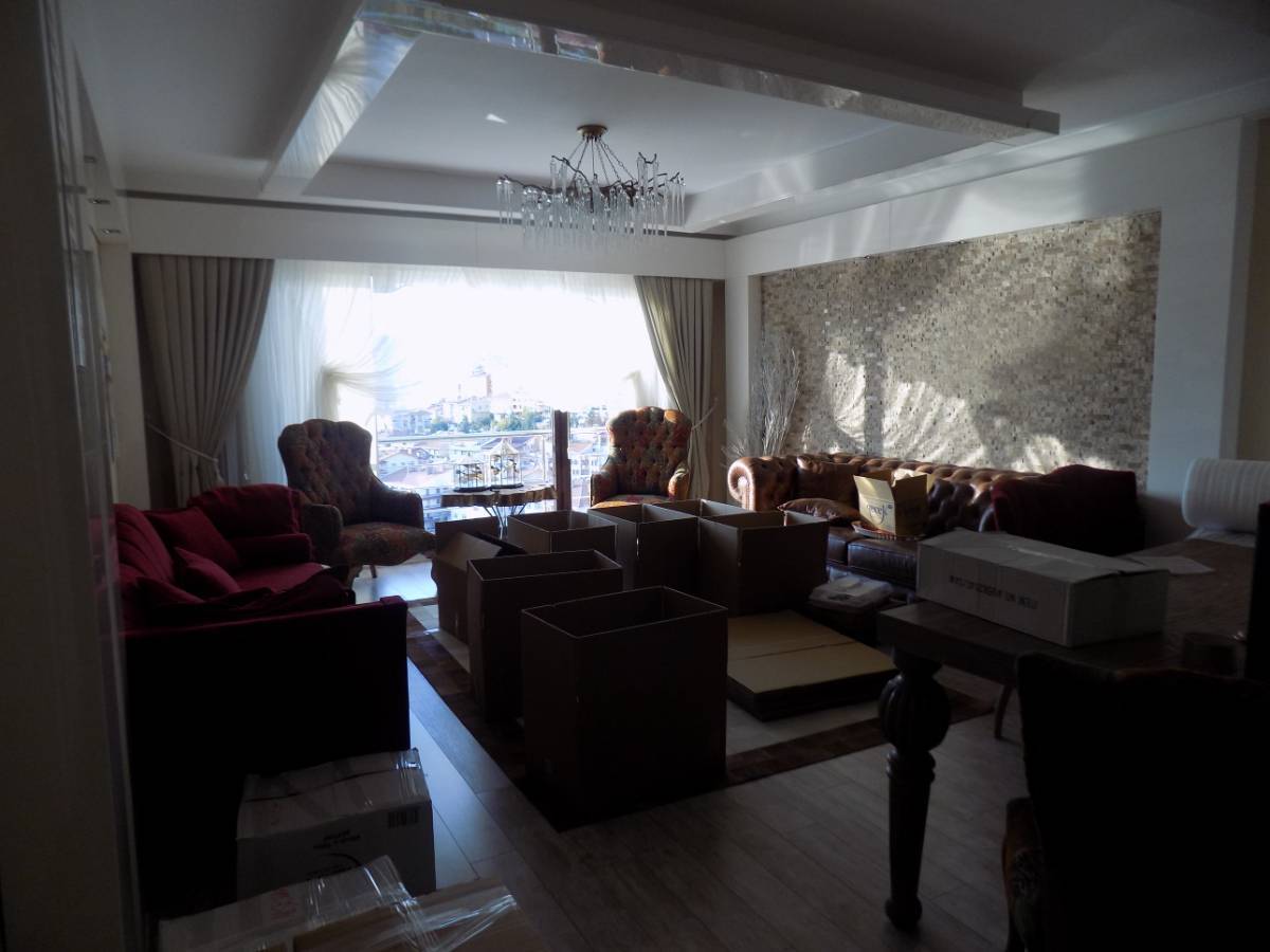 İSMAİL KARADENİZ EMLAKTAN ŞEFKAT MAHALLESİNDE SİTE İÇİNDE SÜPER LÜKS DAİRE