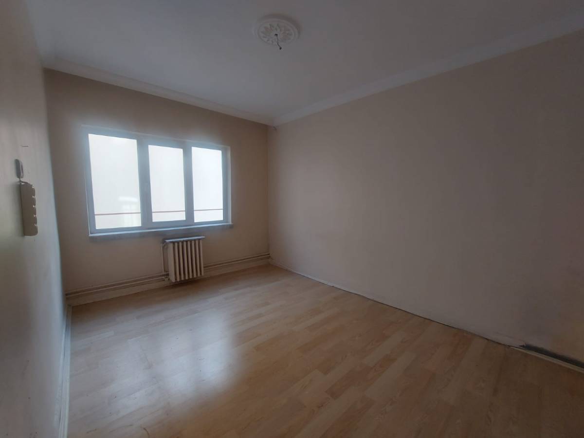 İSMAİL KARADENİZ EMLAKTAN TEPEBAŞI MAHALLESİNDE ARA KAT, ÖN CEPHE, YAPILI, 3+1 SATILIK DAİRE