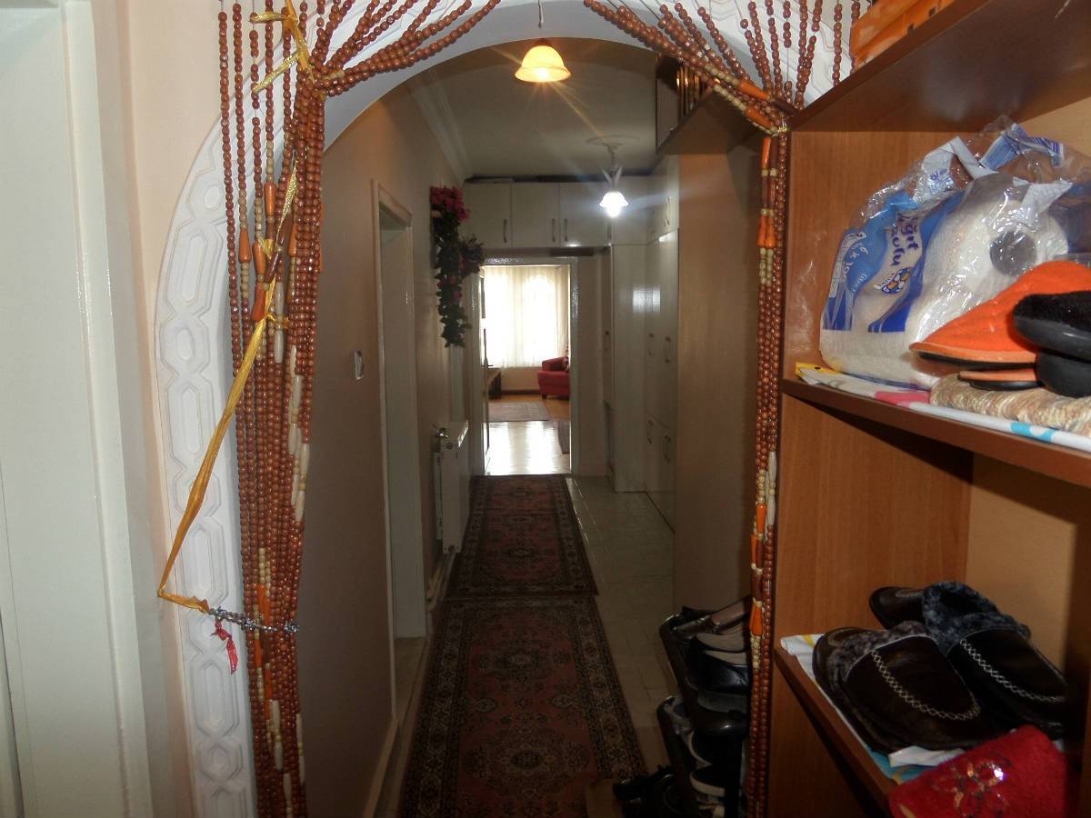 BAĞLARBAŞI'NDA SALONA 1 ODA BAĞIMLI 3+1 DAİRE.