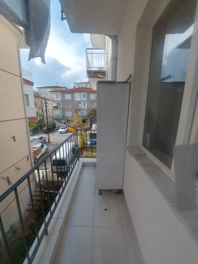 İSMAİL KARADENİZ EMLAKTAN TEPEBAŞI MAHALLESİNDE ARA KAT, ÖN CEPHE, YAPILI, 3+1 SATILIK DAİRE