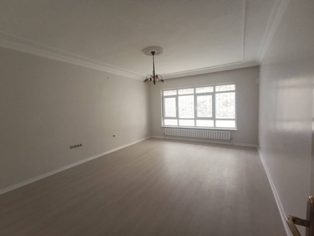 İSMAİL KARADENİZ EMLAKTAN TEPEBAŞI MAHALLESİNDE SATILIK DAİRE