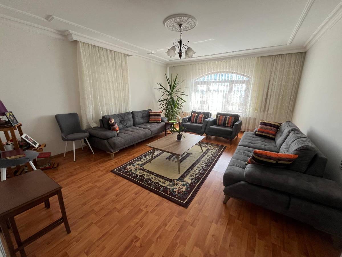 İSMAİL KARADENİZ EMLAKTAN OSMANGAZİ MAHALLESİNDE, ASANSÖRLÜ, YAPILIİ MANZARALI, 3 CEPHELİ, 3+1 SATILIK DAİRE