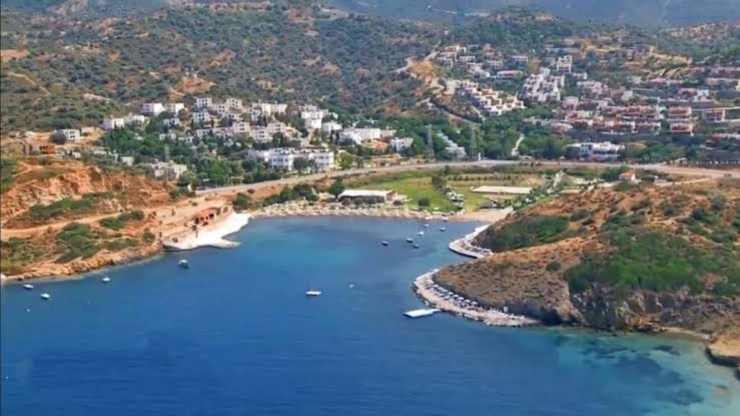 İSMAİL KARADENİZ EMLAKTAN  İZMİR YENİFO&Ccedil;A DA DENİZ MANZARALI VİLLA İMARLI SATILIK ARSA